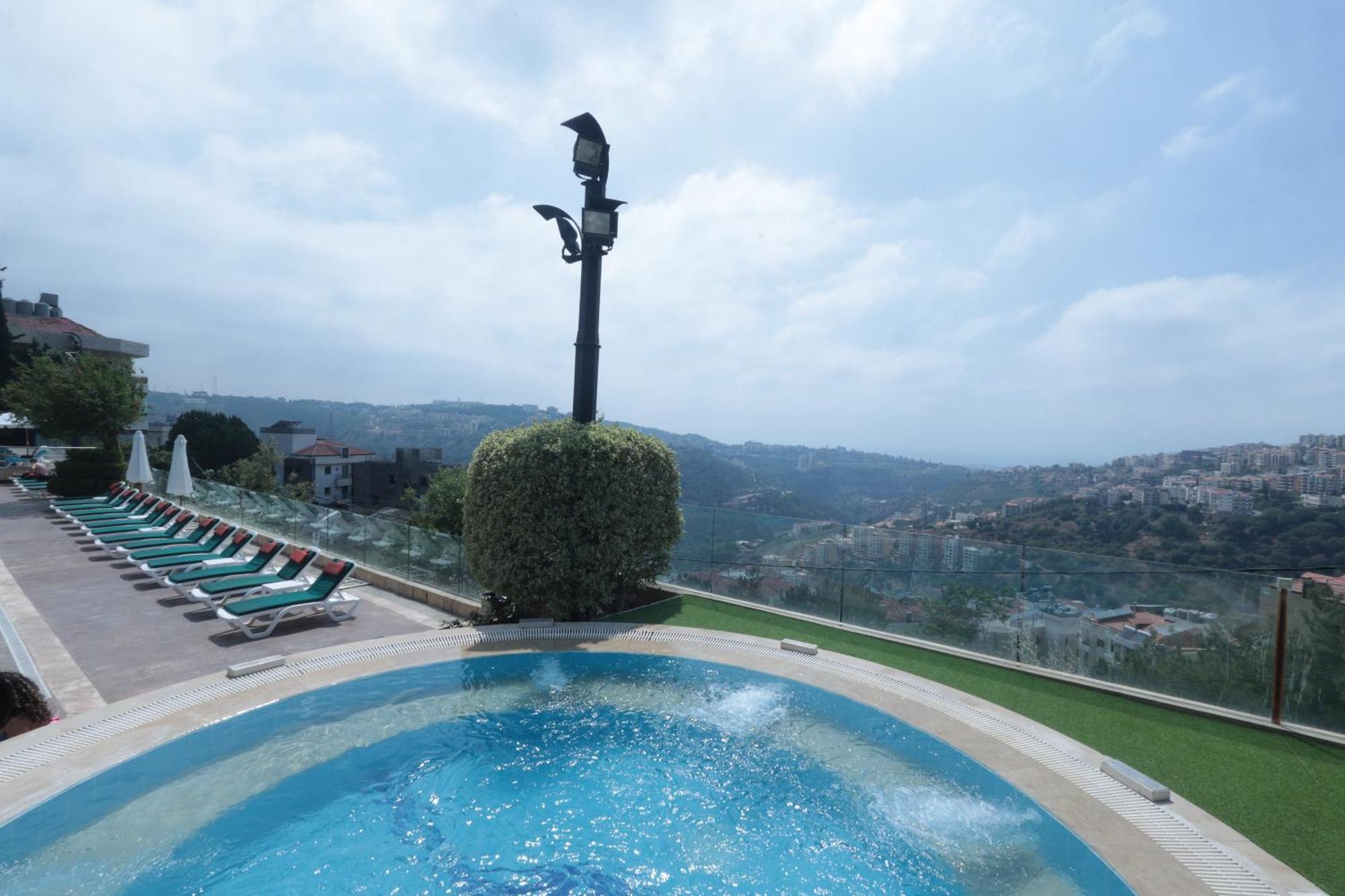 Monteverde Hotel Beit Mery Zewnętrze zdjęcie